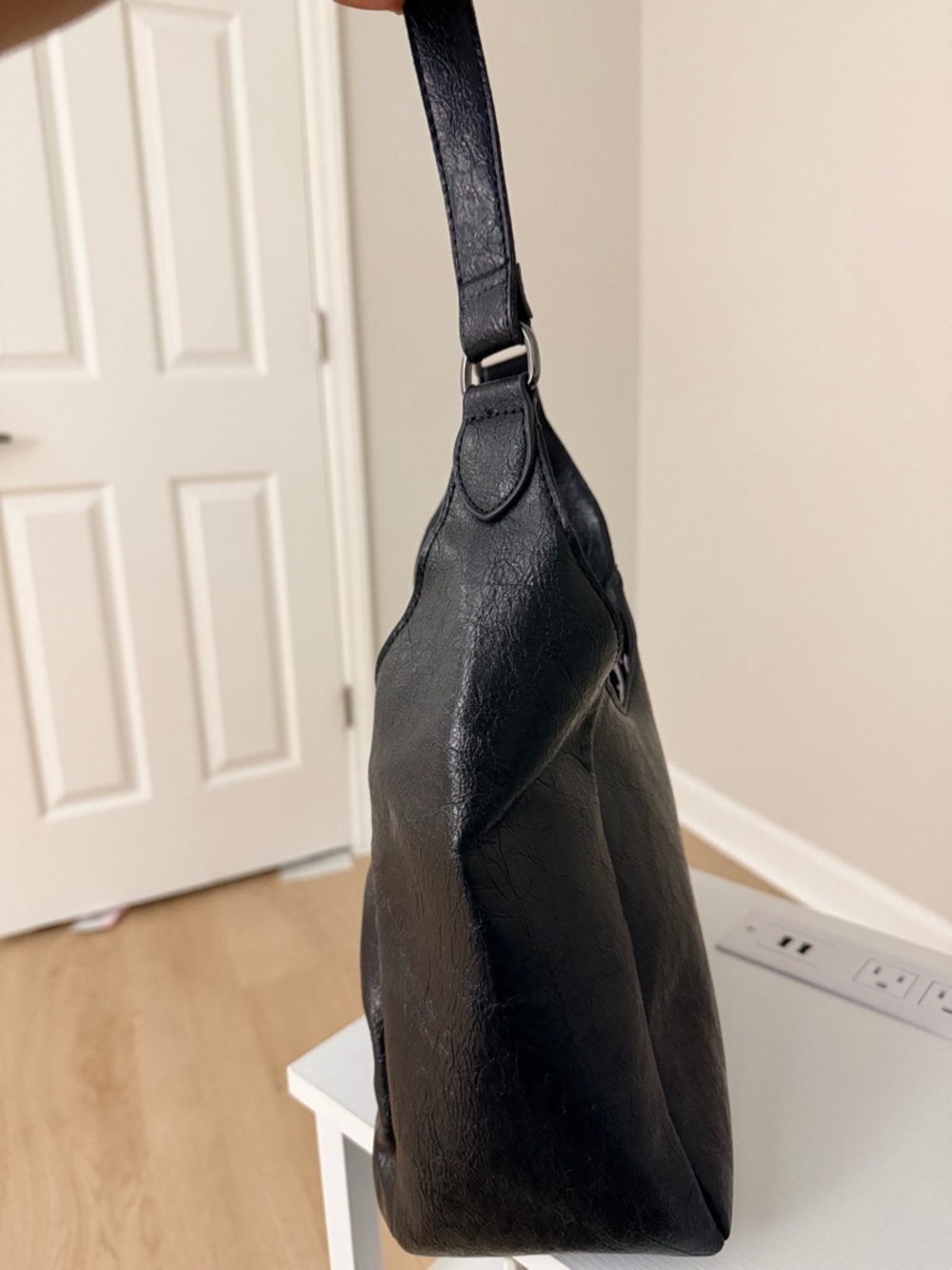 Betsey Johnson “Luv Betsey” Black Bow Shoulder Bag | Slouchy Hobo Purse - Picture 3 of 8